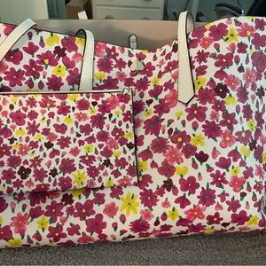 Kate spade floral large tote with matching wristlet